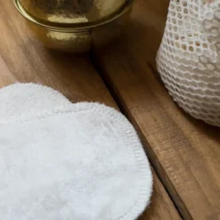 10 Disques En Bambou à Démaquiller Doux Et Naturels -Boutique Ipheos 89f3eb4a8b1911a7c943d68e154f9b47 disque a demaquiller bambou 2