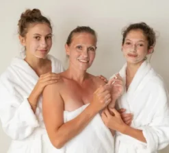 3 Savons Lait Chèvre Amande, Beurre Karité Et Huile Noisette Petite Box -Boutique Ipheos abf3e2d080f244cde2ea7cd63a3e1aae 5