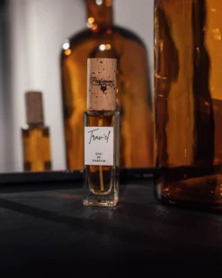 Parfum Naturel Sauvage Mixte Et Bio "TRAV'EL" Format 30ml -Boutique Ipheos bfb4f49559568c98c326cc1edd0bb9a0 parfum travel 23