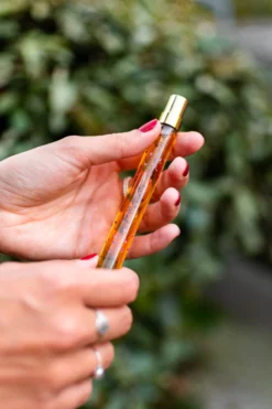 Parfum Naturel Raffiné Pour Femme "ELLE'ÉGANTE" Format Voyage -Boutique Ipheos caa3360a17a42ac6b66fb028ed7a18d4 parfum elleegante 7