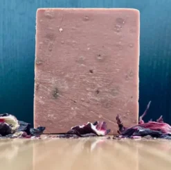 Savon Surgras Cru Bio à L'hibiscus Et Vanille Sponifié à Froid -Boutique Ipheos f07a771dac26416ca61cb003742fa625 savon 2