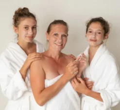 Coffret Soin Visage 3 Savons Thé, Amande Et Rose "Petite Box" -Boutique Ipheos fa76a97aa95fd79fcb54a746cfb09496 6