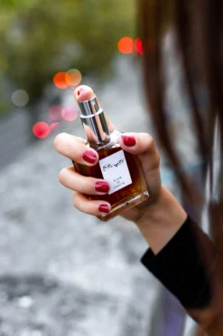 Parfum Naturel Raffiné Pour Femme "ELLE'ÉGANTE" Format 50ml