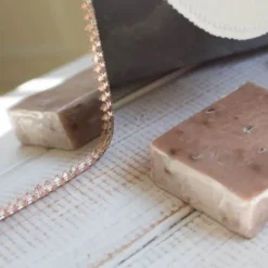 Savon Surgras Cru Bio à L'hibiscus Et Vanille Sponifié à Froid -Boutique Ipheos fc029b594b47f1c1c62514172488cd12 savon 5